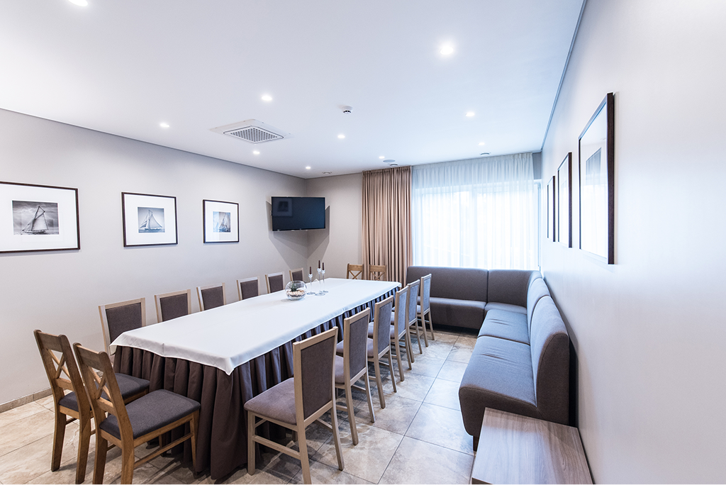 Pirmojo aukšto salė